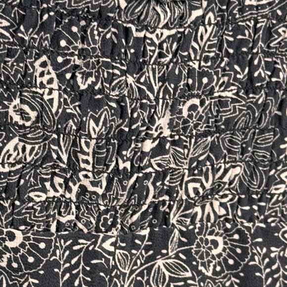 2/$18 SALE! Ann Taylor Loft XS Black Floral Faux Wrap Top 100% Silk Shell V Neck - Picture 5 of 7
